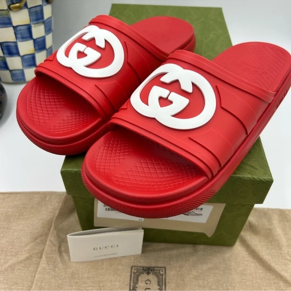 Men’s Gucci interlocking G rubber pool slide size 10 made in Italy